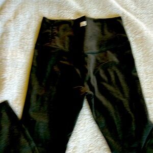 Leggings with back zip pocket and inside pocket in front